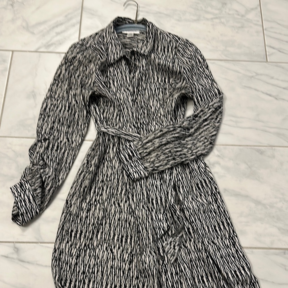 Like new Motherhood Maternity size mediumElegant Black and White Patterned Dress